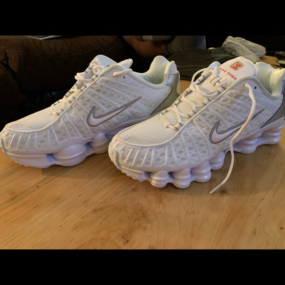 Nike Shox TL Men’s Size 10 White/ Metallic Silver Nike Shox TL Men’s Size 10 White/ Metallic Silver